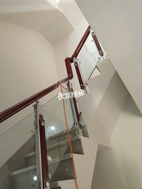 三亚客户玻璃楼梯扶手效果图_玻璃楼梯扶手安装展示(图8)